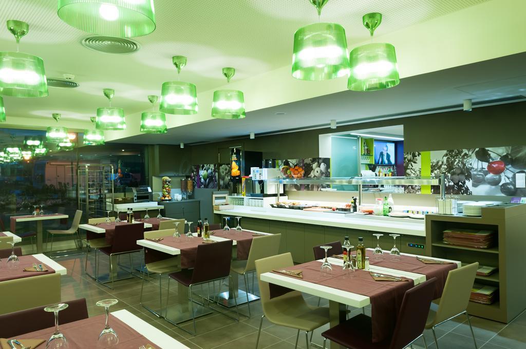 Hotel Ibis Styles Lleida Torrefarrera Exteriér fotografie