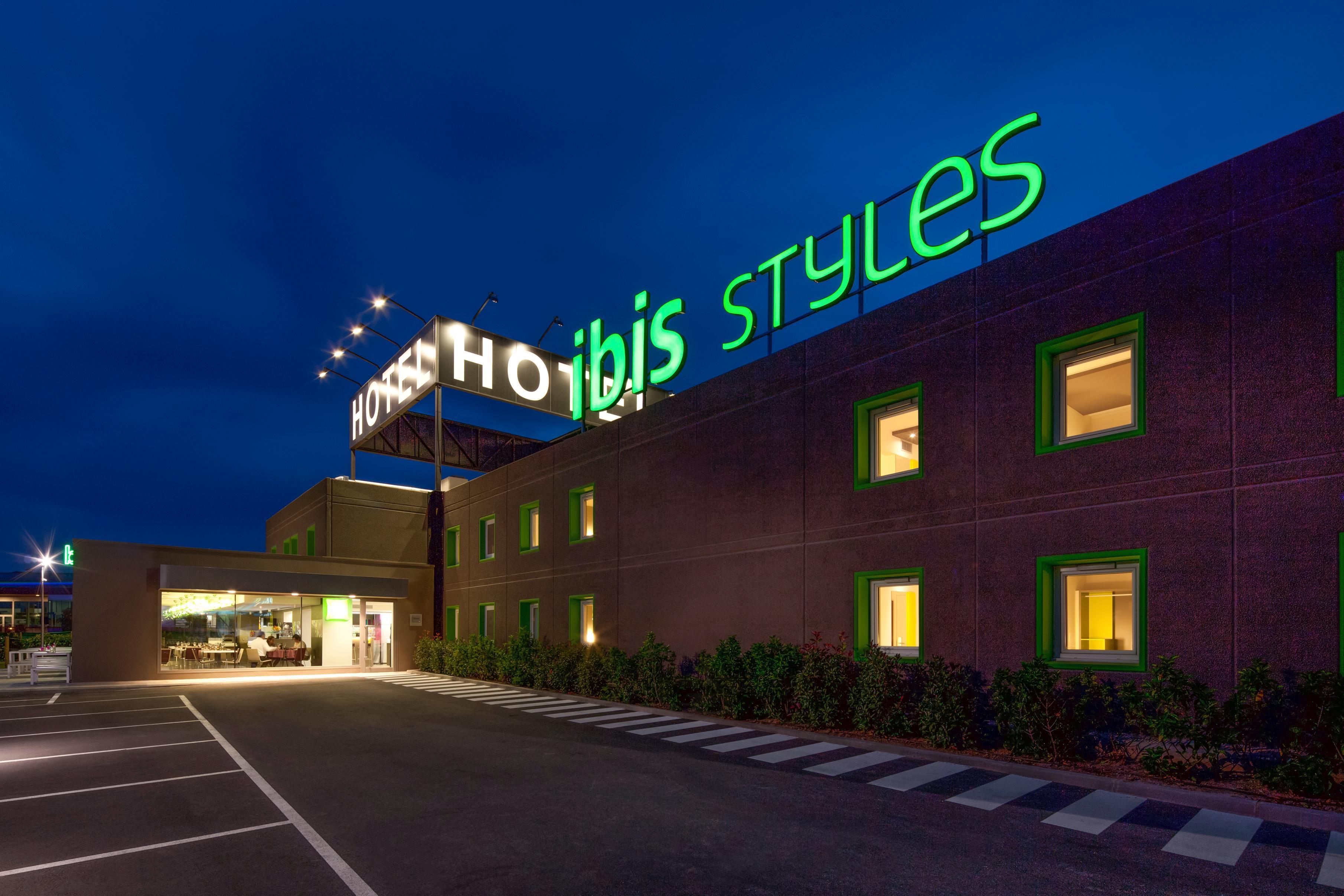 Hotel Ibis Styles Lleida Torrefarrera Exteriér fotografie