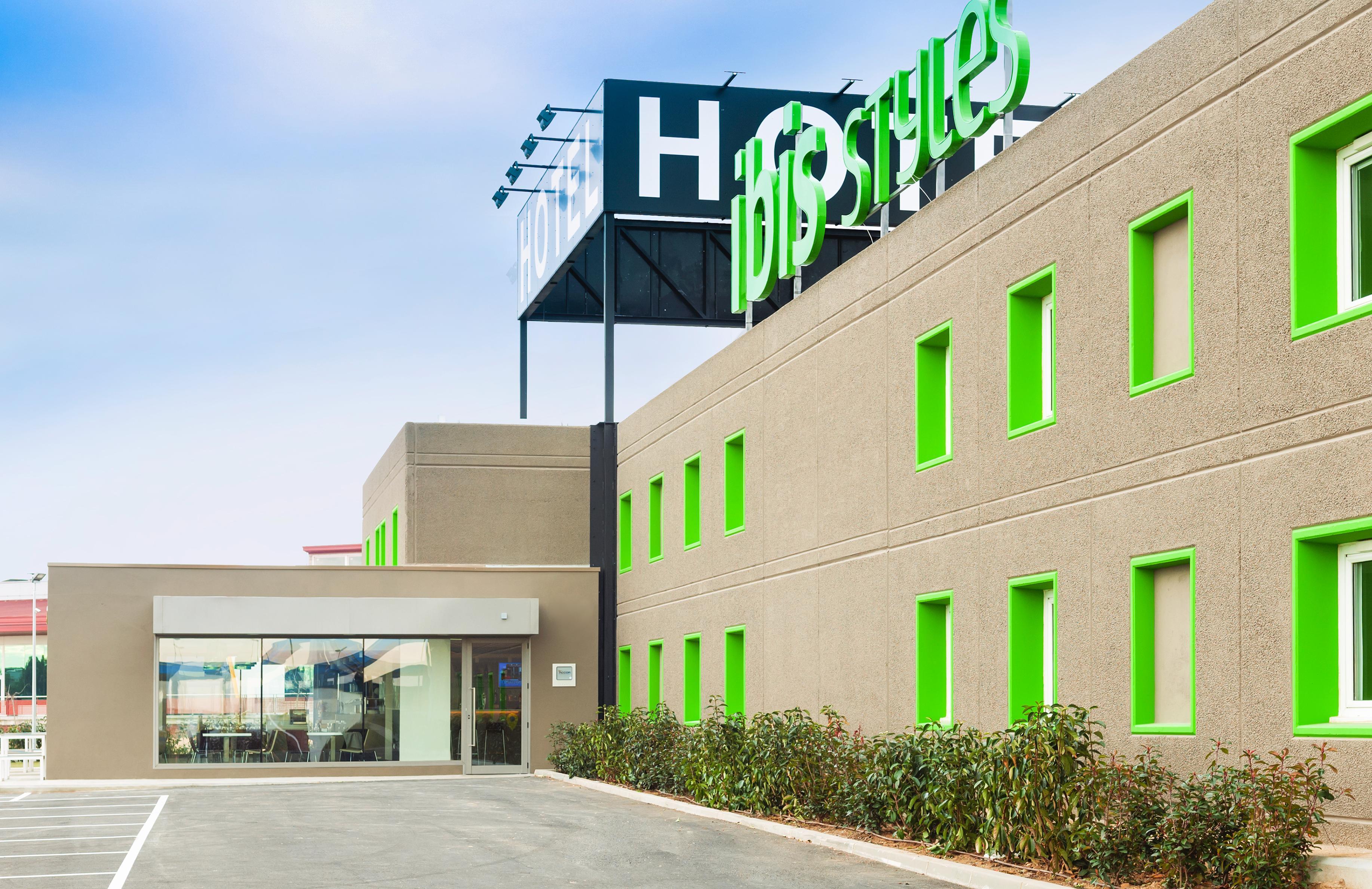 Hotel Ibis Styles Lleida Torrefarrera Exteriér fotografie