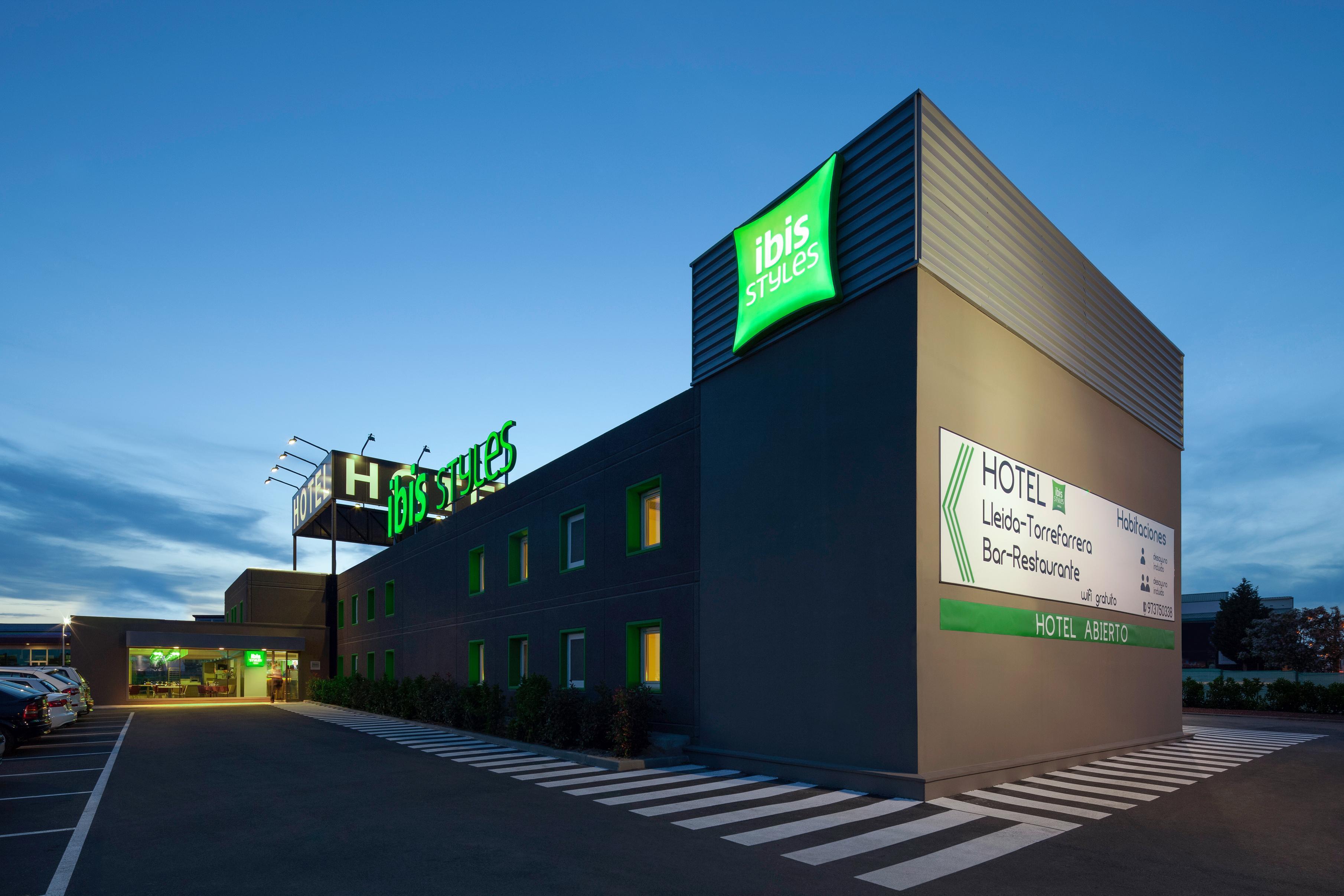 Hotel Ibis Styles Lleida Torrefarrera Exteriér fotografie